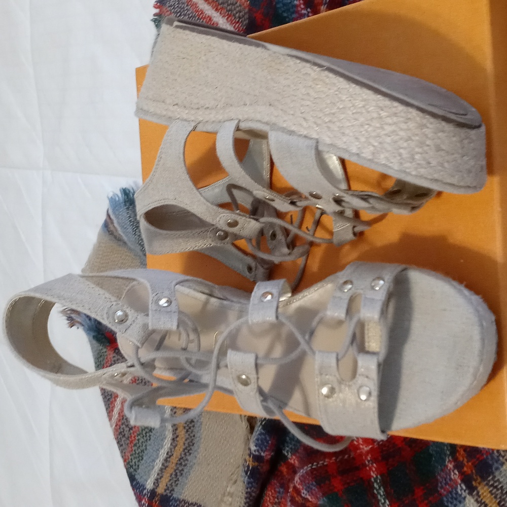 Unisa wedge lace up sandals USA size 8